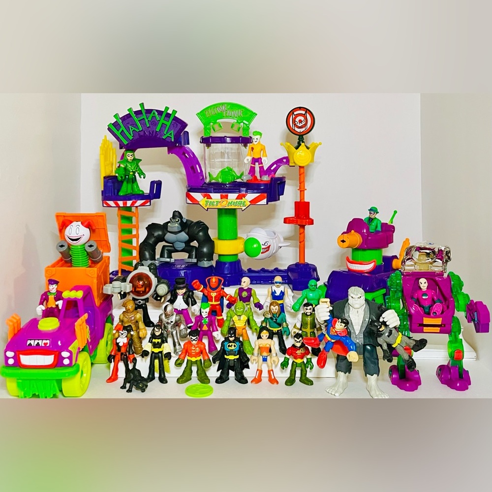 The Joker Laff Factory Playset+29 Figures+3 Vehicles